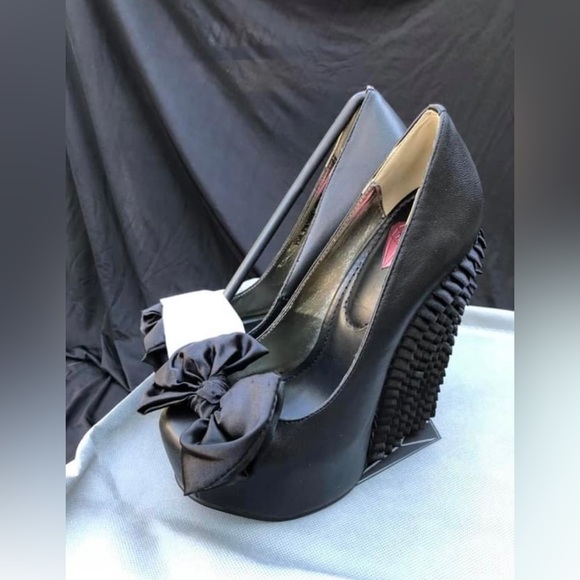 TUK Black Ribbon Platform (NEW) - Picture 4 of 6